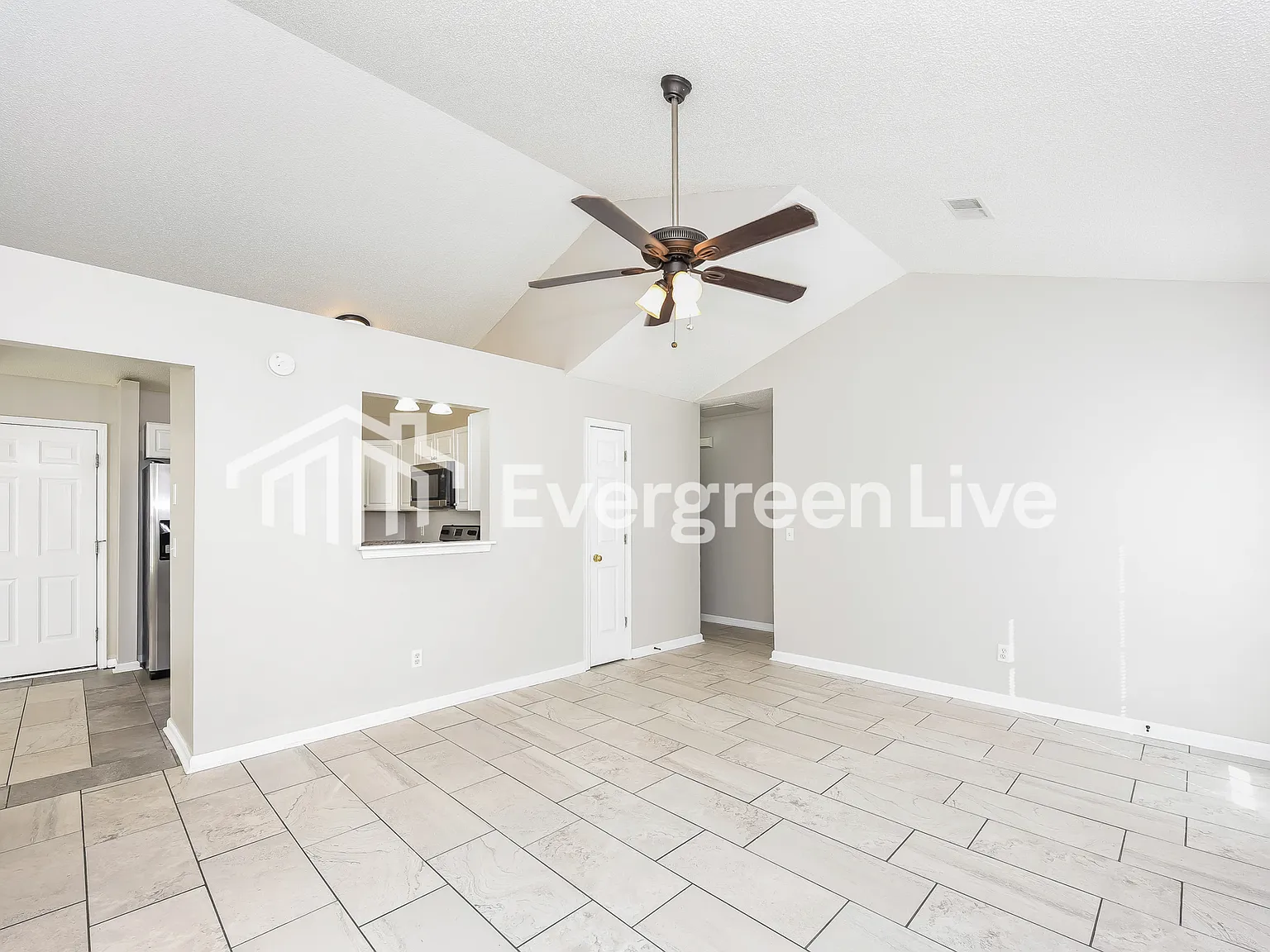 3 bed, 2.0 bath, 1083 sqft, $1,495 — Photo 3