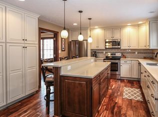 1052 Highpoint Dr, Springboro, OH 45066