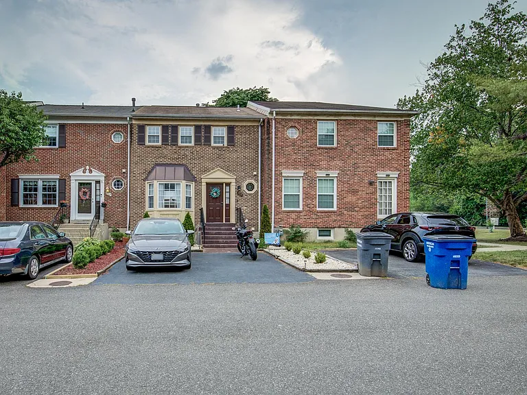 7112 Lake Cove Dr — Photo 4