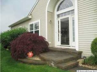 22 Lorenzo Rd, Manchester, NJ 08759