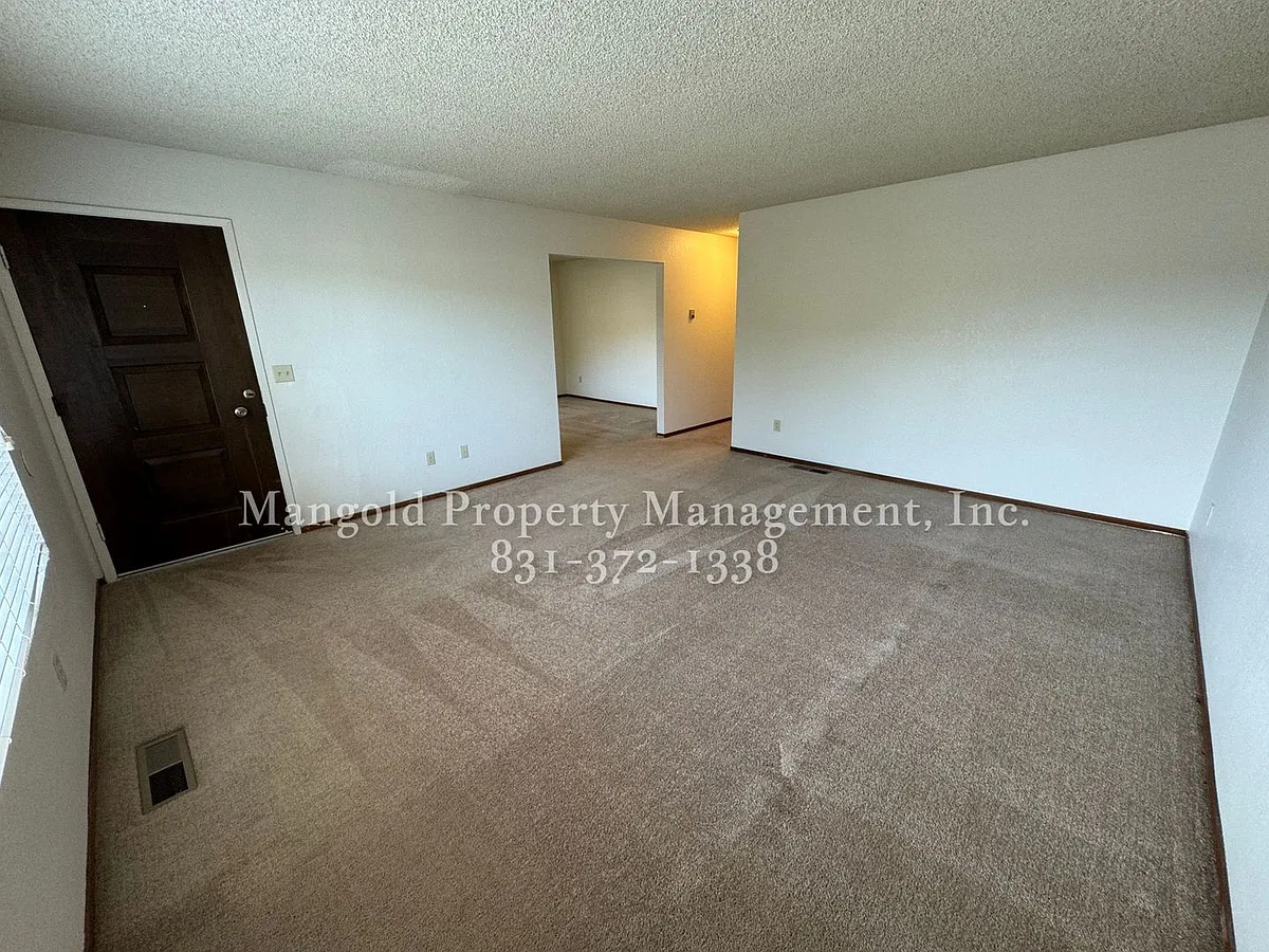 Building Photo - 3093 Snell Pl