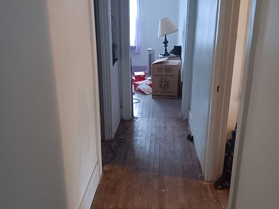 4th image of 629 E Margaret St