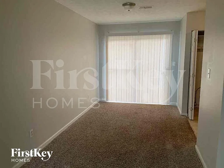 3907 Wood Path Dr — Photo 6