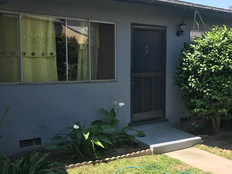825 Hill St #B — Photo 11
