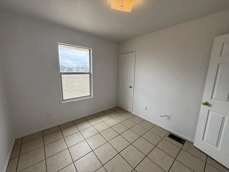 1210 Industrial Blvd #D — Photo 13