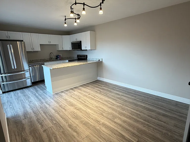 5245 Cedarbend Dr #4 — Photo 3