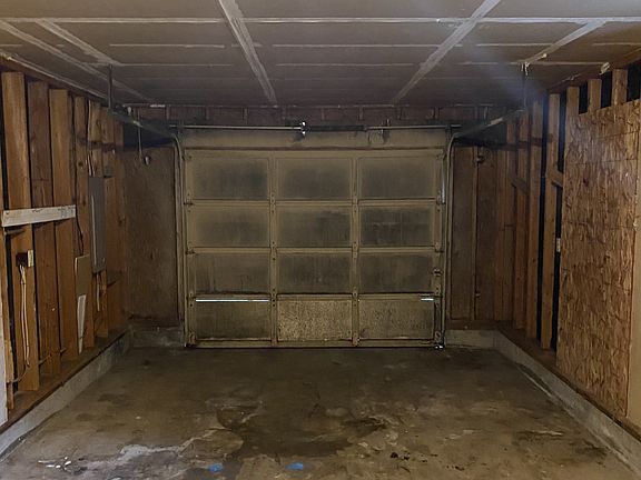 5th image of 220 E Northlake Dr