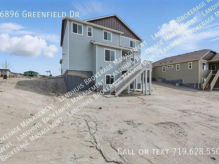 16896 Greenfield Dr — Photo 3