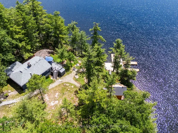 1443 Silver Lake Rd, Gravenhurst, ON P1P 1R3