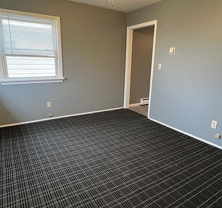 1st image of 1405 W 23rd St #1405