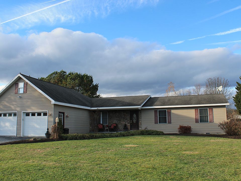 1st image of 113 Aspen Dr