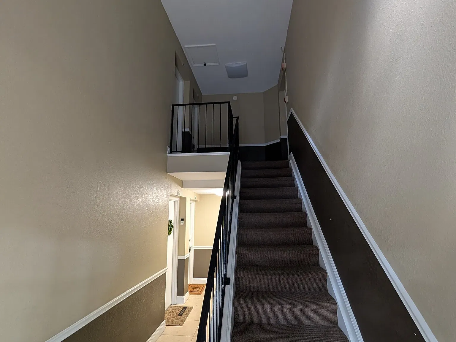 2 bed, 924 sqft, $1,600 — Photo 2