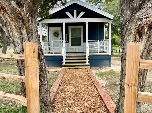 19051 Crows Ranch Rd, Salado, TX 76571