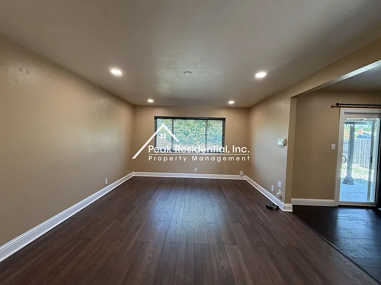 6739 Ferrier Ct — Photo 4