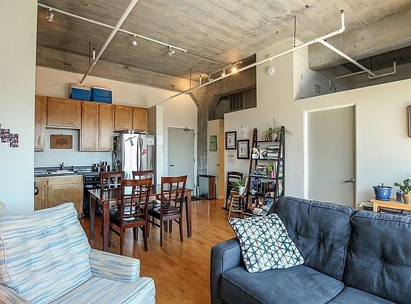 2nd image of 1528 S Wabash Ave APT 609