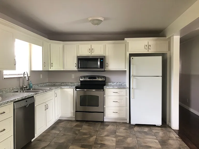 226 Old Highway Rd — Photo 3