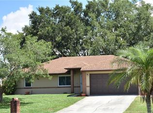 921 Hillgrove Ln, Auburndale, FL 33823