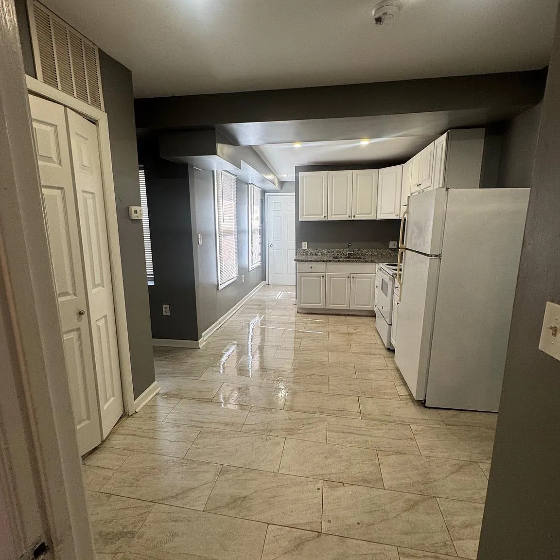 2 bed, 1.0 bath, $1,150 — Photo 4