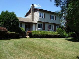 8 Eden Ln, Champlain, NY 12919