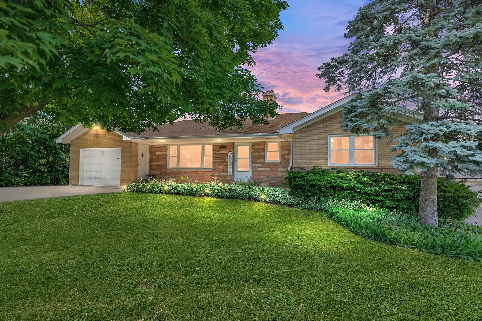 11608 Maple Ave photo 1