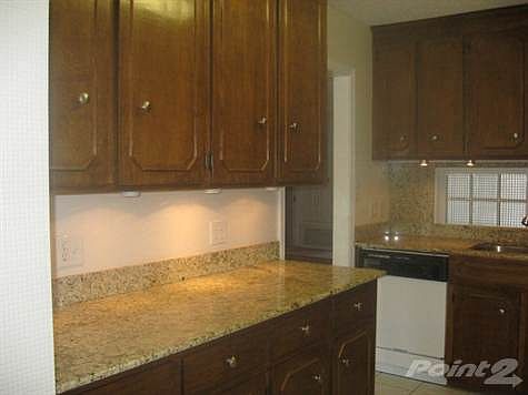 4th image of 813 Japonica Cir