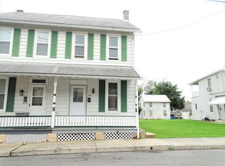 516 Walnut St, Denver, PA 17517