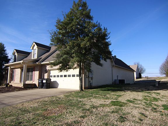 2nd image of 168 Lancashire Dr