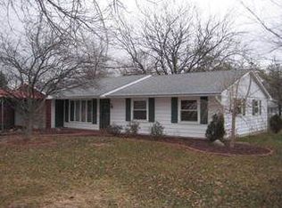 1009 Sherwood Dr, Bluffton, IN 46714
