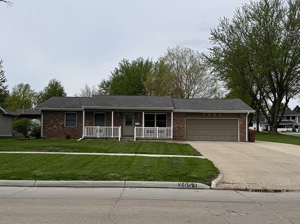 2051 N Main St