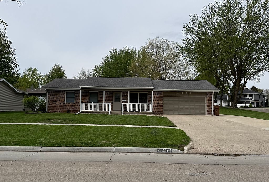 2051 N Main St - Property Image