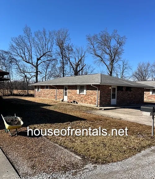 703 Rusty Ln — Photo 9