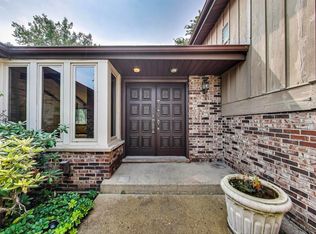 823 N Cambridge Row, Addison, IL 60101