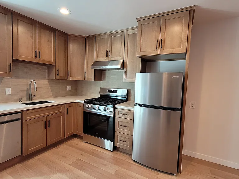 344 E Hillcrest Blvd #1 — Photo 2