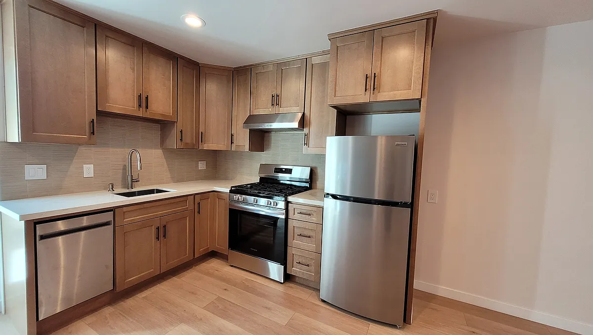 Building Photo - 344 E Hillcrest Blvd #1