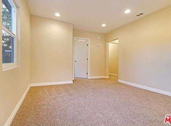 4th image of 1031 N Sierra Way