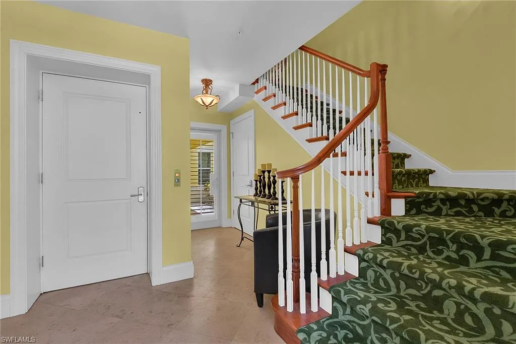 4 bed, 5.5 bath, 3745 sqft, $22,000 — Photo 2