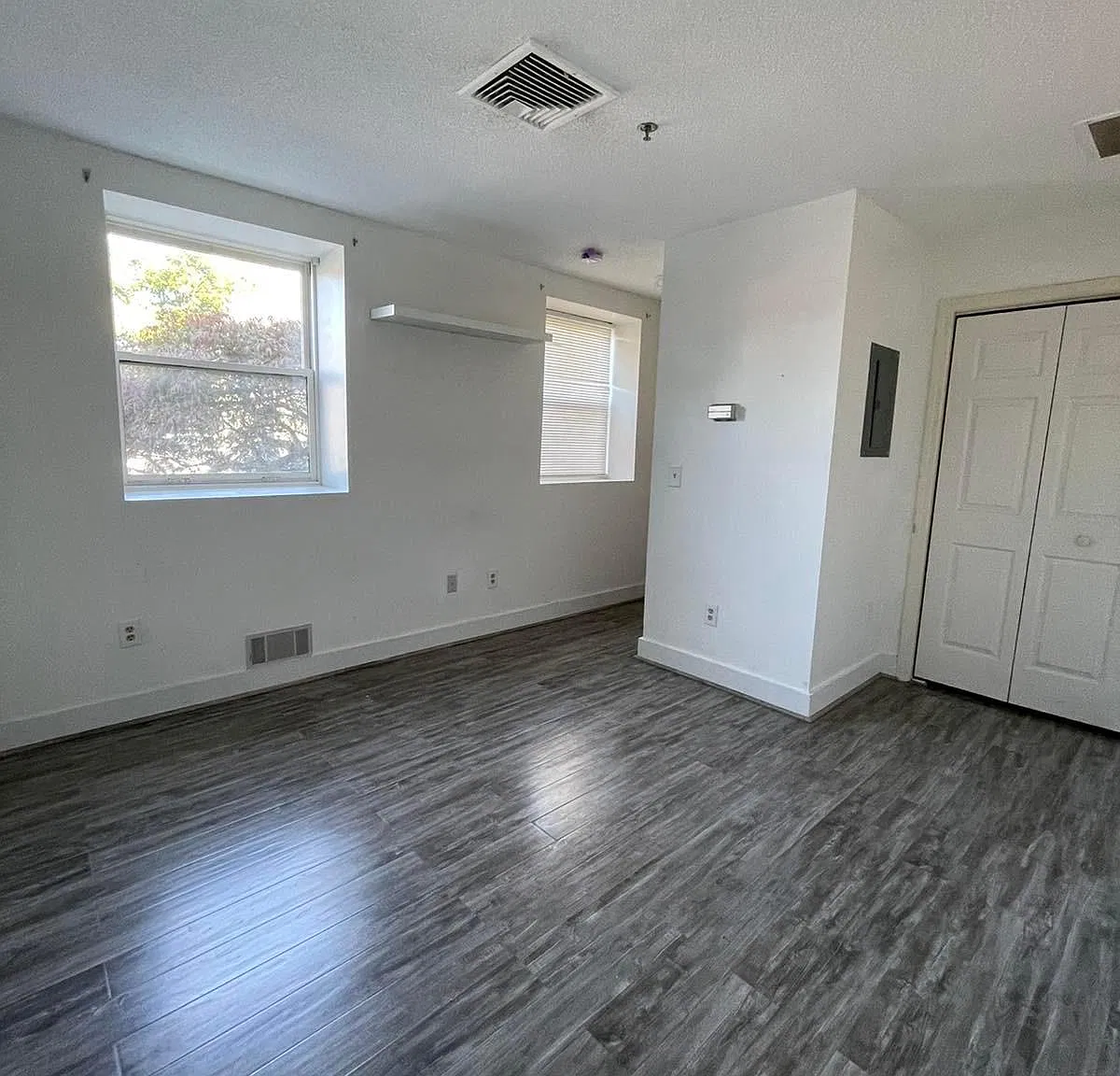 40 S Cherry Street — Photo 1