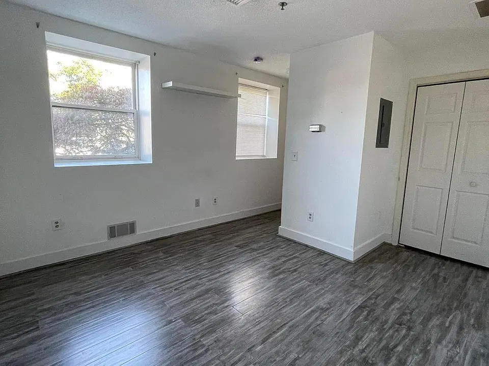 40 S Cherry St #1