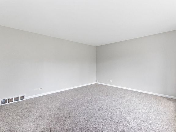 4th image of 305 Ozier Dr
