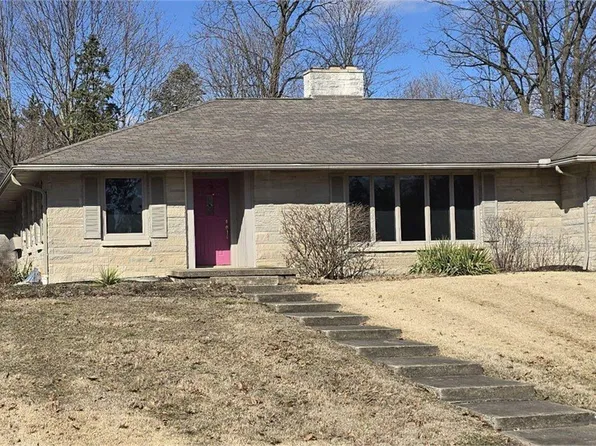 902 N Hawthorne Rd, Marion, IN 46952