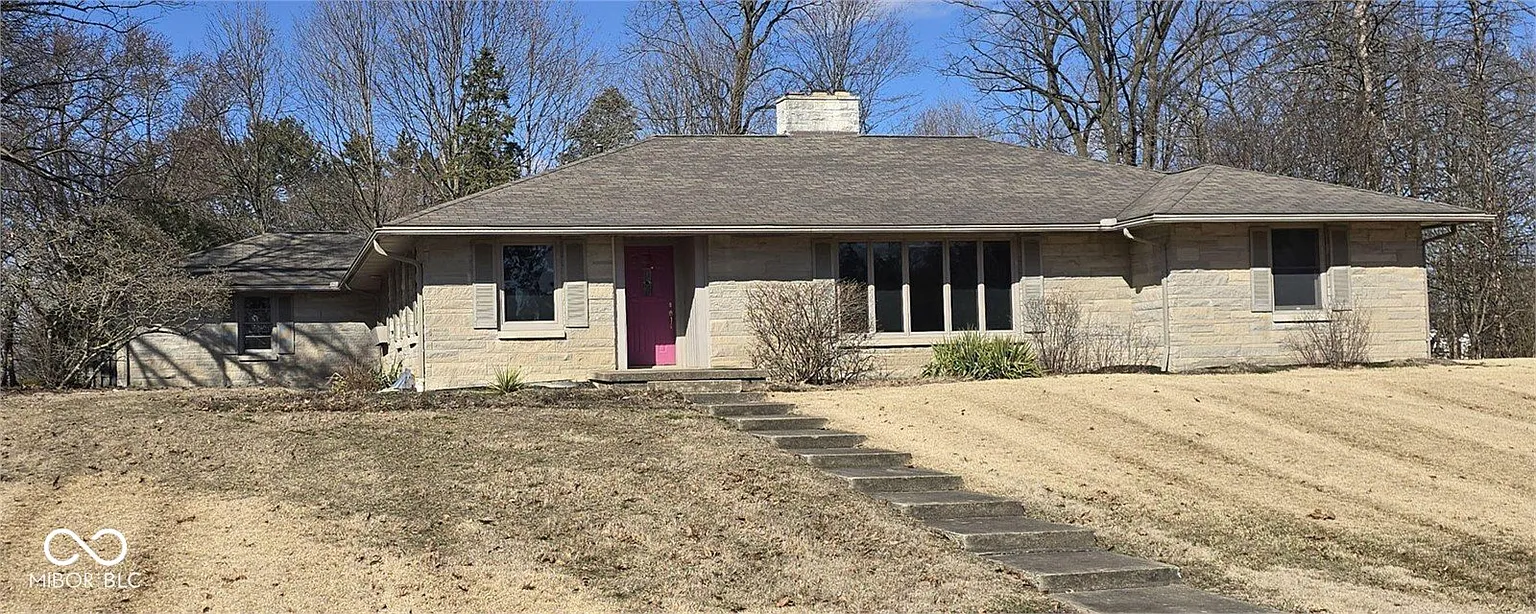 902 N Hawthorne Rd photo 1