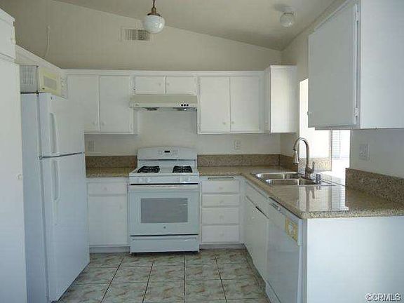 3rd image of 2131 Grand Ave