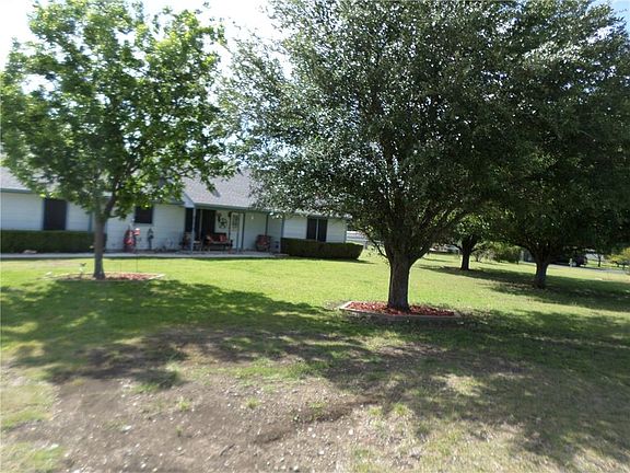 3rd image of 3701 Meadow Lake Dr