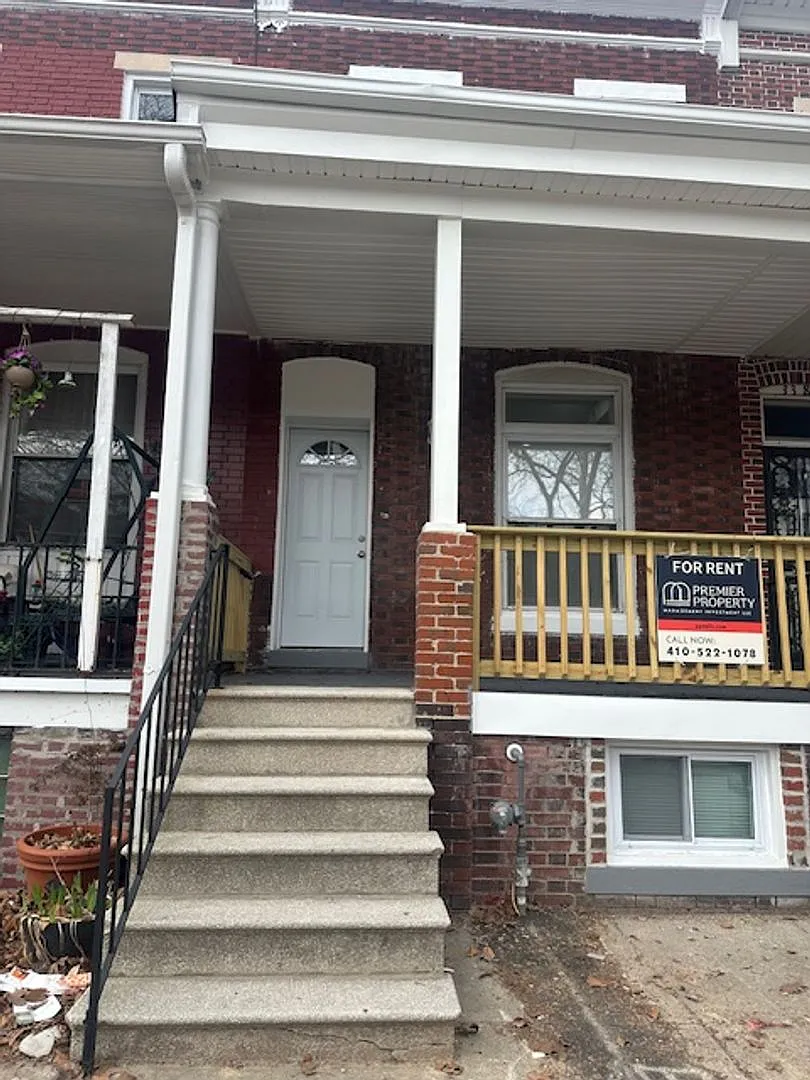 Charming 3-bedroom, 3.5-bathroom house located in East Baltimore — Photo 1