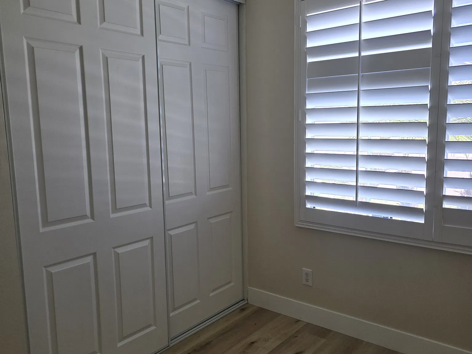 Cedarwood Dr, Riverside — Photo 2