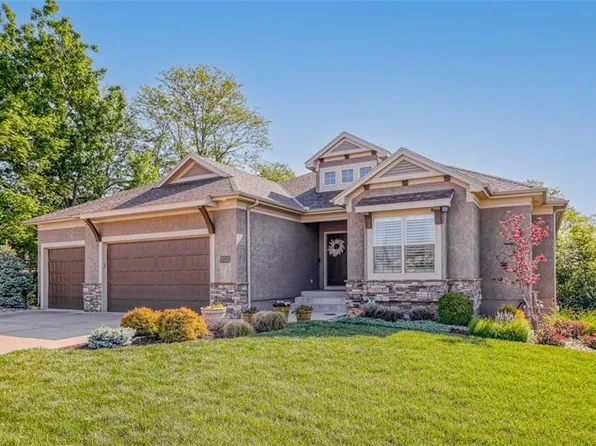 1545 Woodland Rd, Greenwood, MO 64034