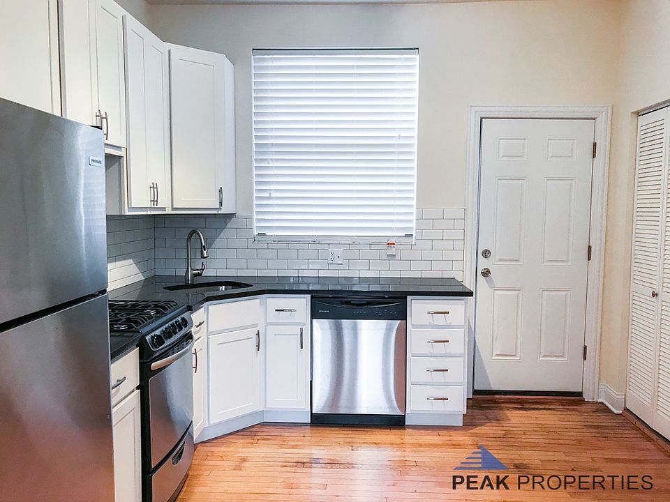 1st image of 3945 N Janssen Ave #2256369