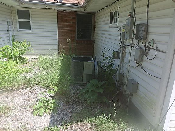 2nd image of 1820 Doris Ave