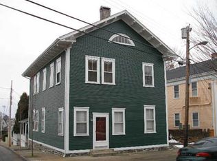 32 Farewell St APT 3, Newport, RI 02840