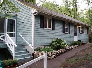 2 Grandview Dr, Plymouth, MA 02360